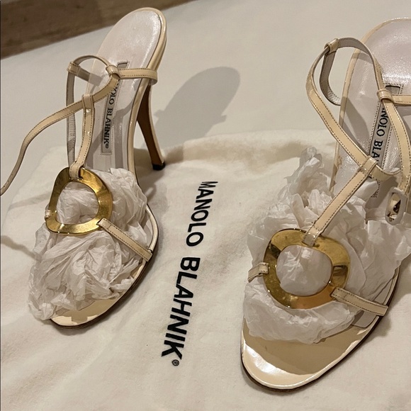 Manolo Blahnik Elegant Gold and Cream Heels